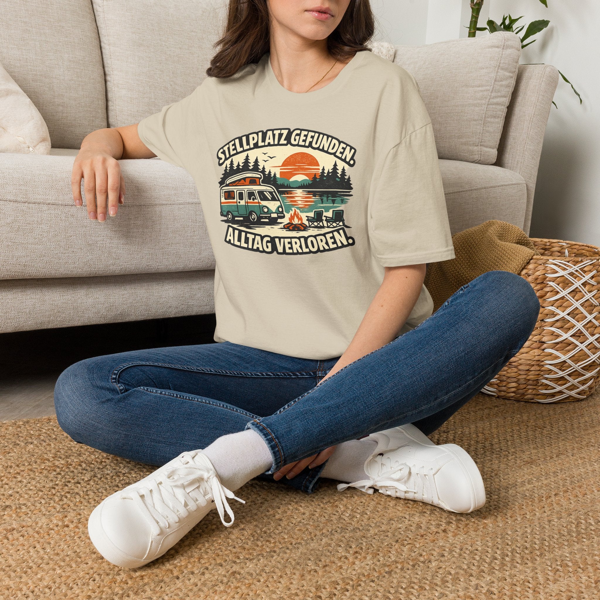 Stellplatz gefunden – Camping T-Shirt mit Wohnmobil-Motiv – Ansicht 17