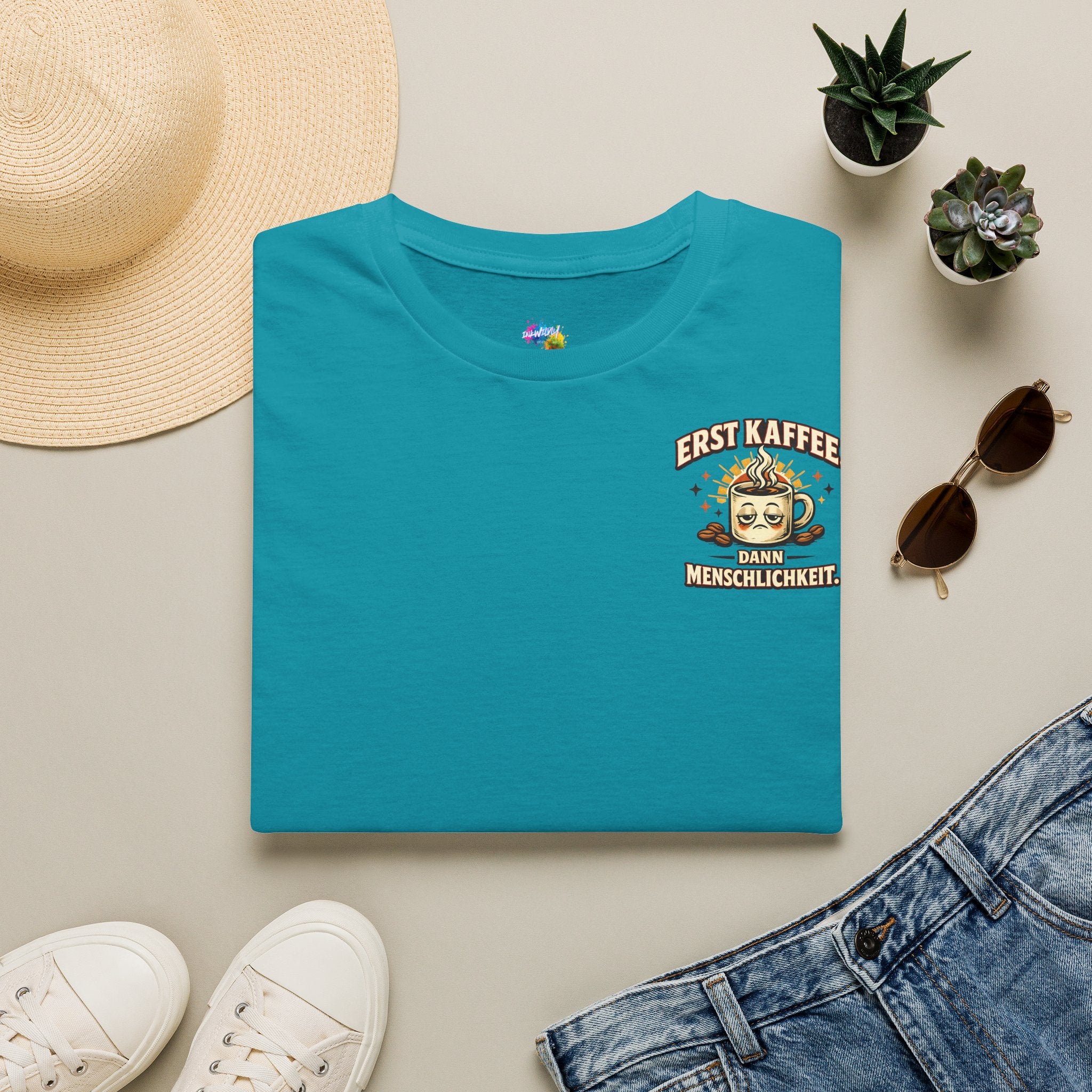Erst Kaffee, dann Menschlichkeit – T-Shirt