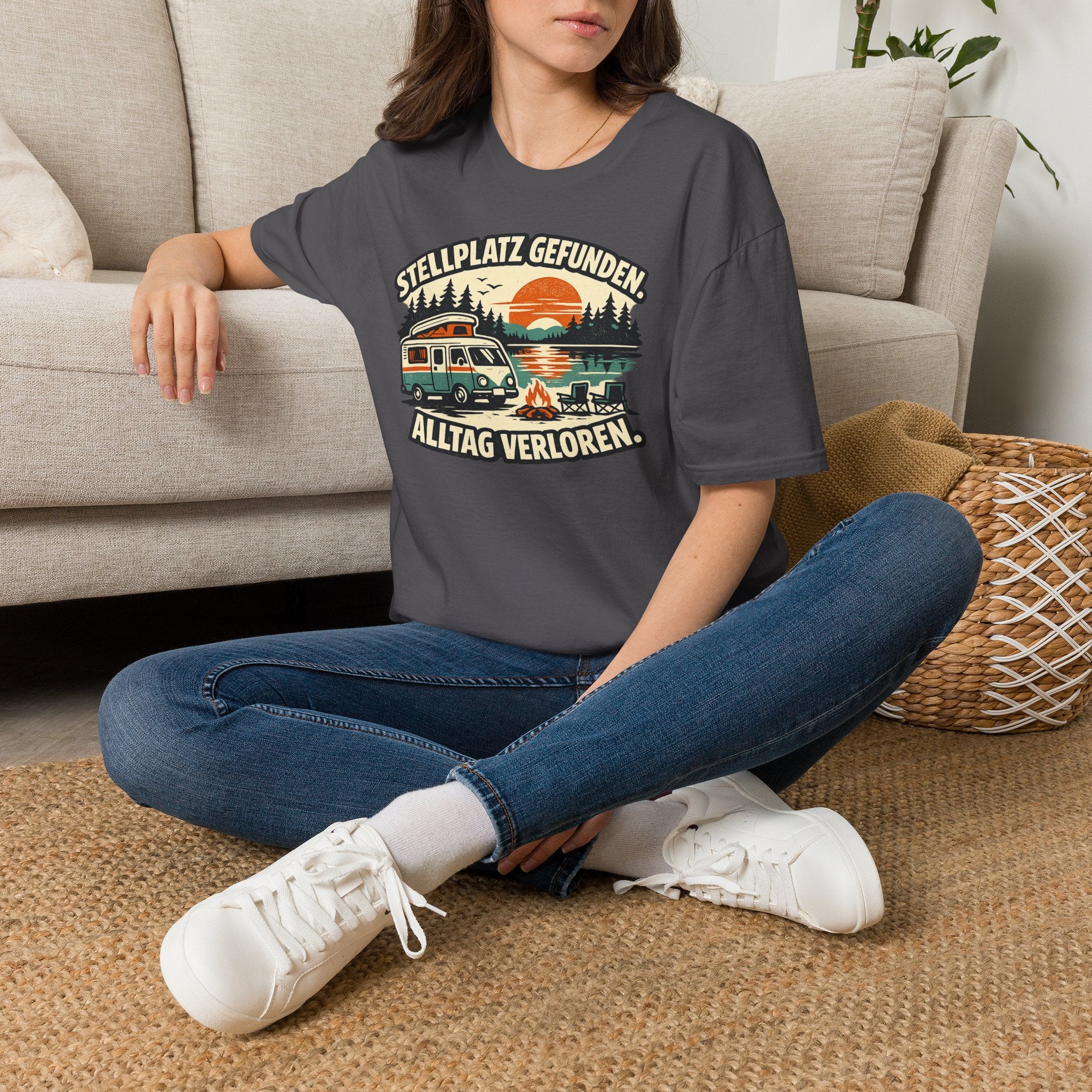 Stellplatz gefunden – Camping T-Shirt mit Wohnmobil-Motiv – Ansicht 24